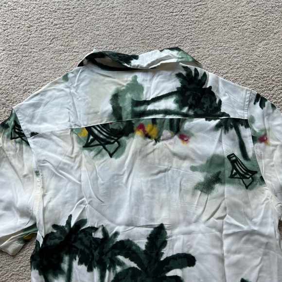 Pop Man Men's Short Sleeve Button Up Shirt Palm Tree Beach Print Green Cream M - Picture 9 of 9